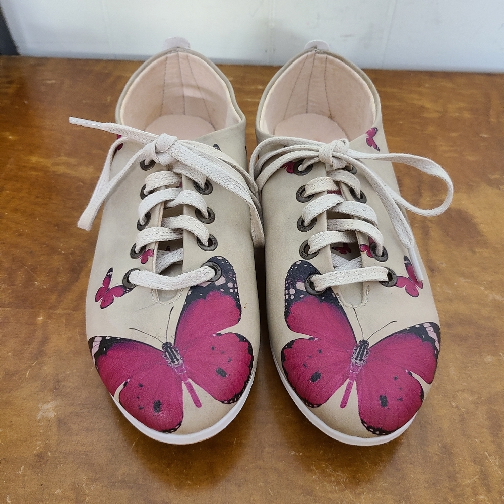 Goby Butterfly Laceup Comfy Walking Punk